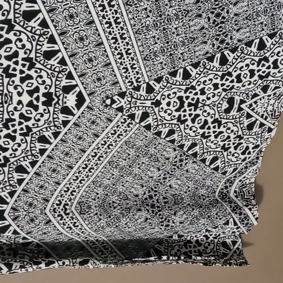 Faded Glory Black/White Design Skirt w Front Tie and Side Slits XXL - Picture 5 of 6